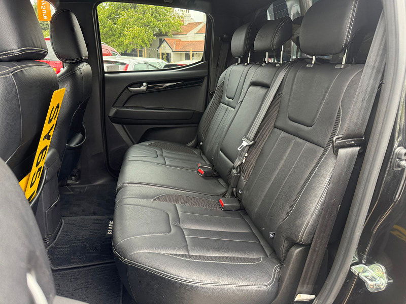 Isuzu D-Max 2.5 TD Blade Pickup 4dr Diesel Automatic 4x4 (220 g/km, 161 bhp) 4dr Automatic 2025