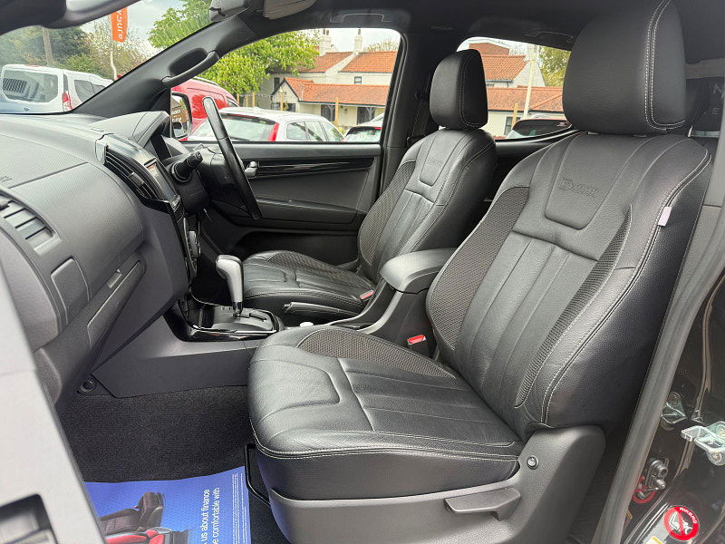 Isuzu D-Max 2.5 TD Blade Pickup 4dr Diesel Automatic 4x4 (220 g/km, 161 bhp) 4dr Automatic 2025