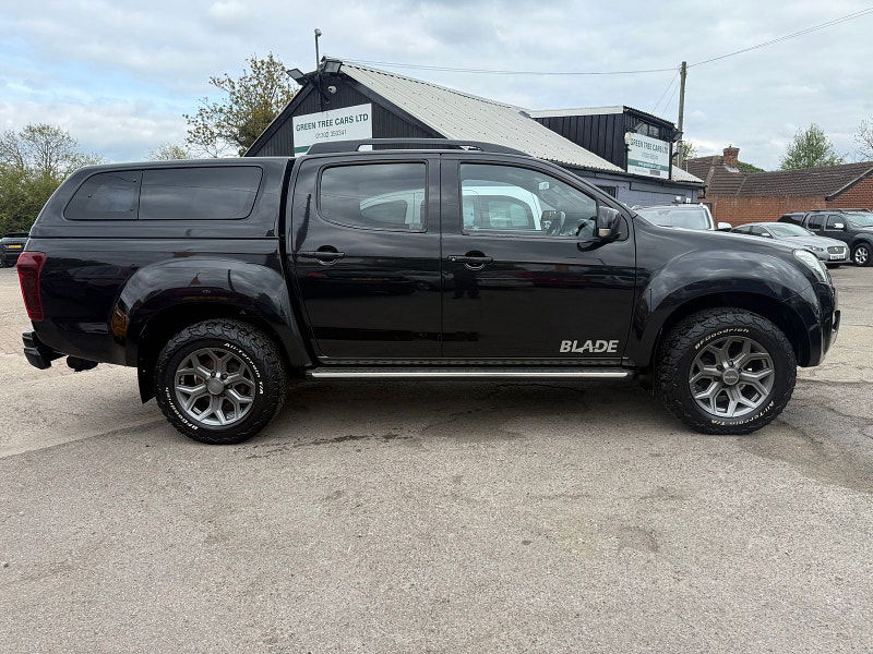 Isuzu D-Max 2.5 TD Blade Pickup 4dr Diesel Automatic 4x4 (220 g/km, 161 bhp) 4dr Automatic 2025