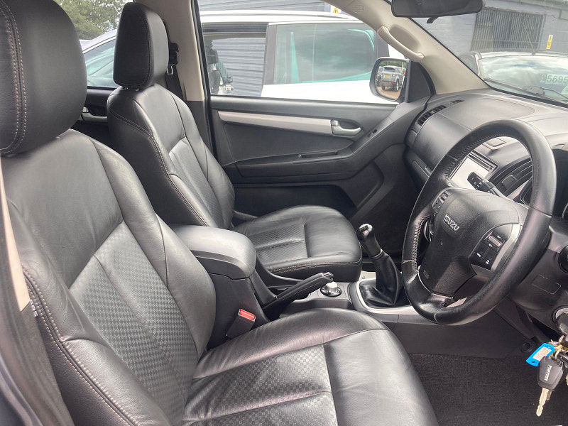 Isuzu D-Max 2.5 TD Utah Vision Pickup 4dr Diesel Manual 4x4 (194 g/km, 161 bhp) 4dr Manual 2025