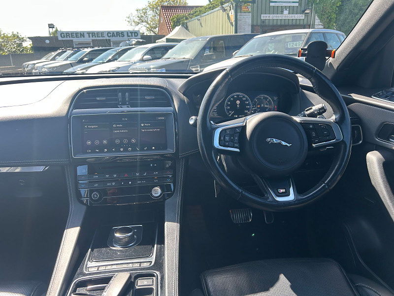 Jaguar F-PACE 3.0 D300 V6 S SUV 5dr Diesel Auto AWD Euro 6 (s/s) (300 ps) 5dr Automatic 2025