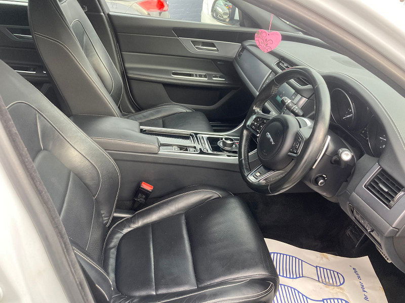 Jaguar XF 2.0d R-Sport Saloon 4dr Diesel Auto Euro 6 (s/s) (180 ps) 4dr Automatic 2025