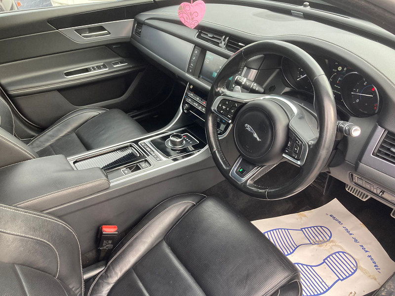 Jaguar XF 2.0d R-Sport Saloon 4dr Diesel Auto Euro 6 (s/s) (180 ps) 4dr Automatic 2025