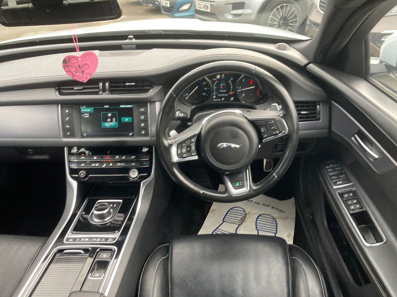 Jaguar XF 2.0d R-Sport Saloon 4dr Diesel Auto Euro 6 (s/s) (180 ps) 4dr Automatic 2025
