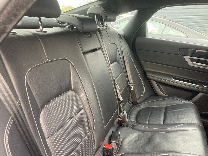 Jaguar XF 2.0d R-Sport Saloon 4dr Diesel Auto Euro 6 (s/s) (180 ps) 4dr Automatic 2025