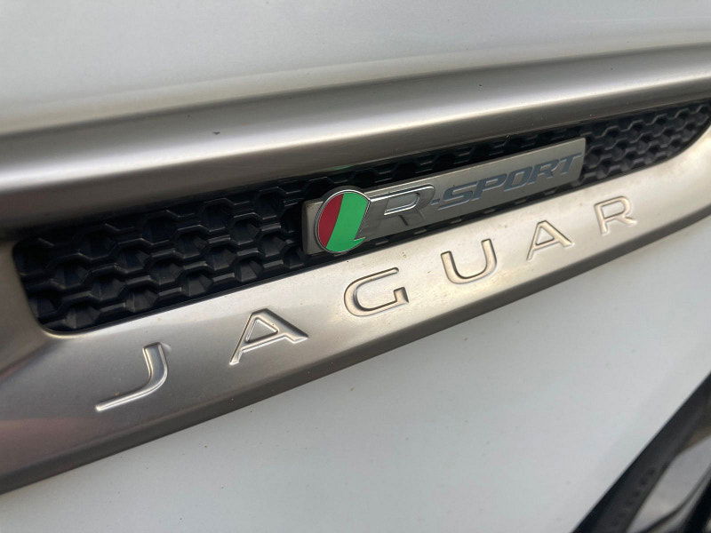 Jaguar XF 2.0d R-Sport Saloon 4dr Diesel Auto Euro 6 (s/s) (180 ps) 4dr Automatic 2025