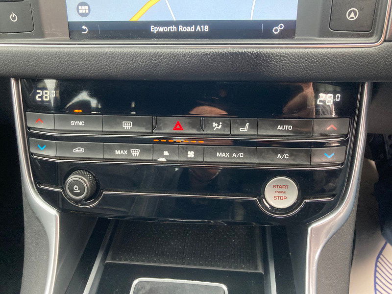 Jaguar XF 2.0d R-Sport Saloon 4dr Diesel Auto Euro 6 (s/s) (180 ps) 4dr Automatic 2025