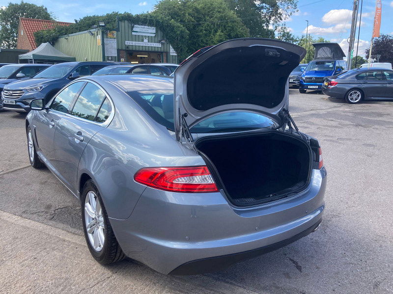 Jaguar XF 2.2d Luxury Saloon 4dr Diesel Auto Euro 5 (s/s) (163 ps) 4dr Automatic 2025