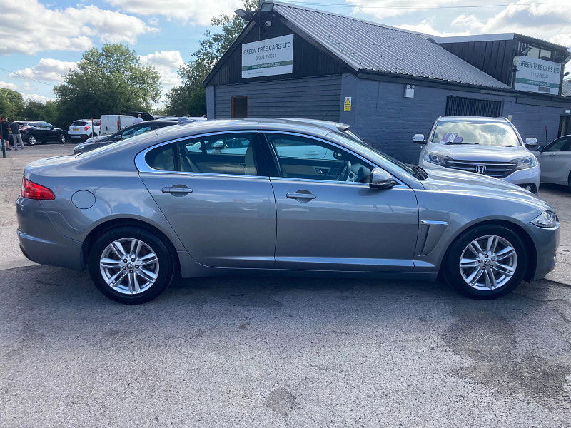 Jaguar XF 2.2d Luxury Saloon 4dr Diesel Auto Euro 5 (s/s) (163 ps) 4dr Automatic 2025