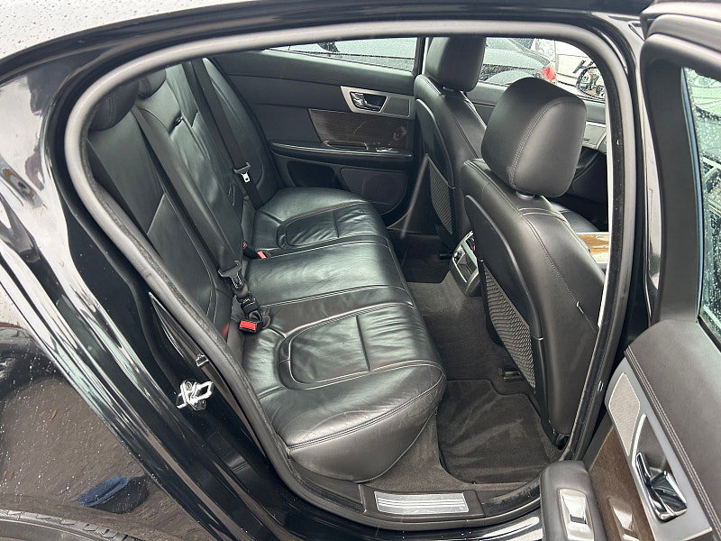 Jaguar XF 2.2d Premium Luxury Saloon 4dr Diesel Auto Euro 5 (s/s) (200 ps) 4dr Automatic 2026