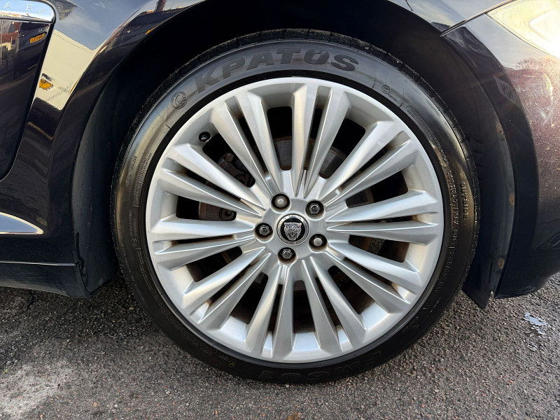 Jaguar XF 3.0d V6 Portfolio Saloon 4dr Diesel Auto 8 Spd Euro 5 (240 ps) 4dr Automatic 2025