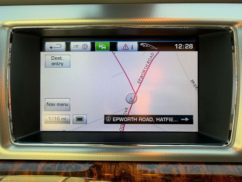 Jaguar XF 3.0d V6 Portfolio Saloon 4dr Diesel Auto 8 Spd Euro 5 (240 ps) 4dr Automatic 2025