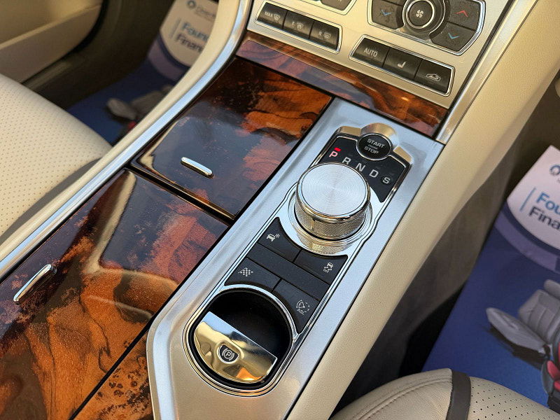 Jaguar XF 3.0d V6 Portfolio Saloon 4dr Diesel Auto 8 Spd Euro 5 (240 ps) 4dr Automatic 2025