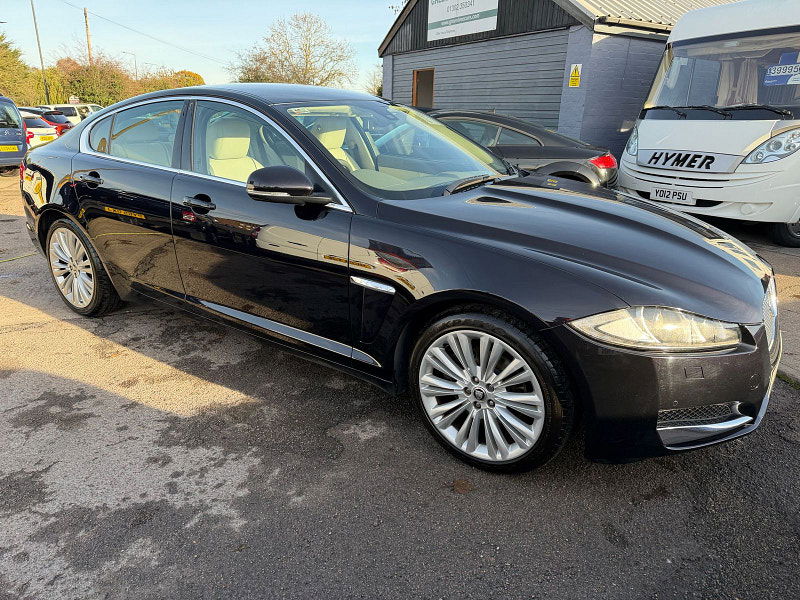 Jaguar XF 3.0d V6 Portfolio Saloon 4dr Diesel Auto 8 Spd Euro 5 (240 ps) 4dr Automatic 2025