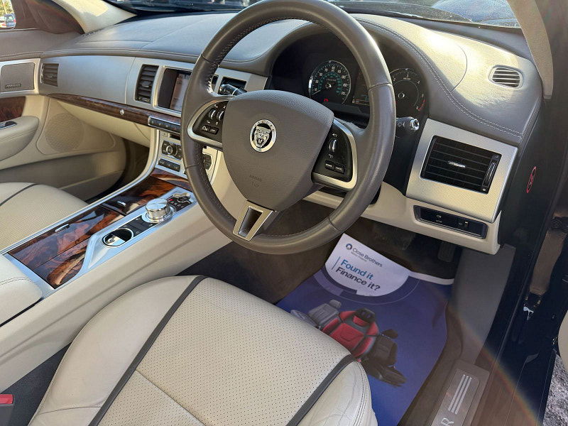 Jaguar XF 3.0d V6 Portfolio Saloon 4dr Diesel Auto 8 Spd Euro 5 (240 ps) 4dr Automatic 2025