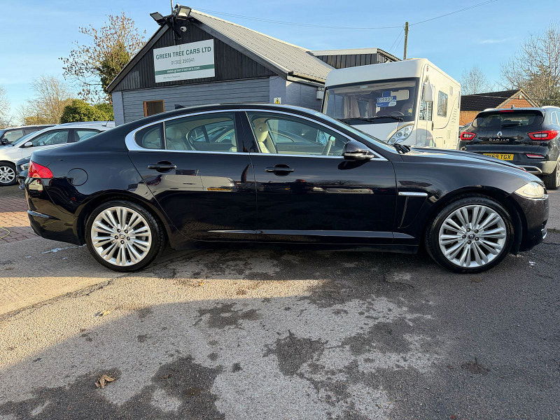 Jaguar XF 3.0d V6 Portfolio Saloon 4dr Diesel Auto 8 Spd Euro 5 (240 ps) 4dr Automatic 2025