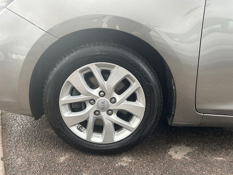 Kia Carens 1.7 CRDi 2 MPV 5dr Diesel DCT Euro 6 (s/s) (139 bhp) 5dr Automatic 2025