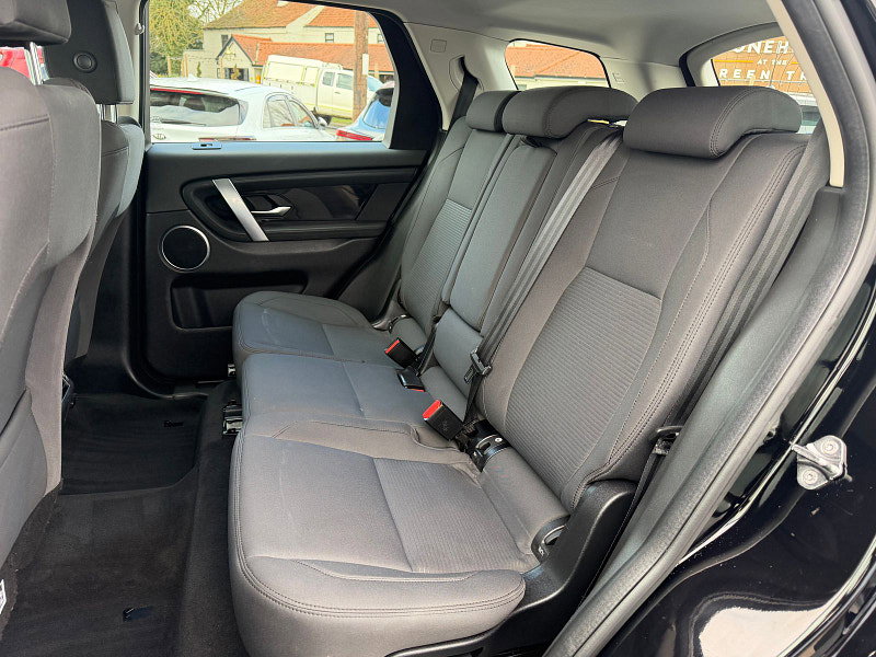 Land Rover Discovery Sport 2.0 D150 SUV 5dr Diesel Manual Euro 6 (s/s) (150 ps) 5dr Manual 2026