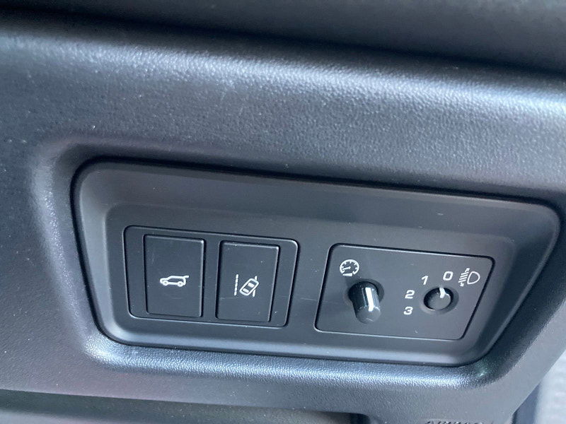 Land Rover Discovery Sport 2.0 eD4 Pure SUV 5dr Diesel Manual Euro 6 (s/s) (5 Seat) (150 ps) 5dr Manual 2025