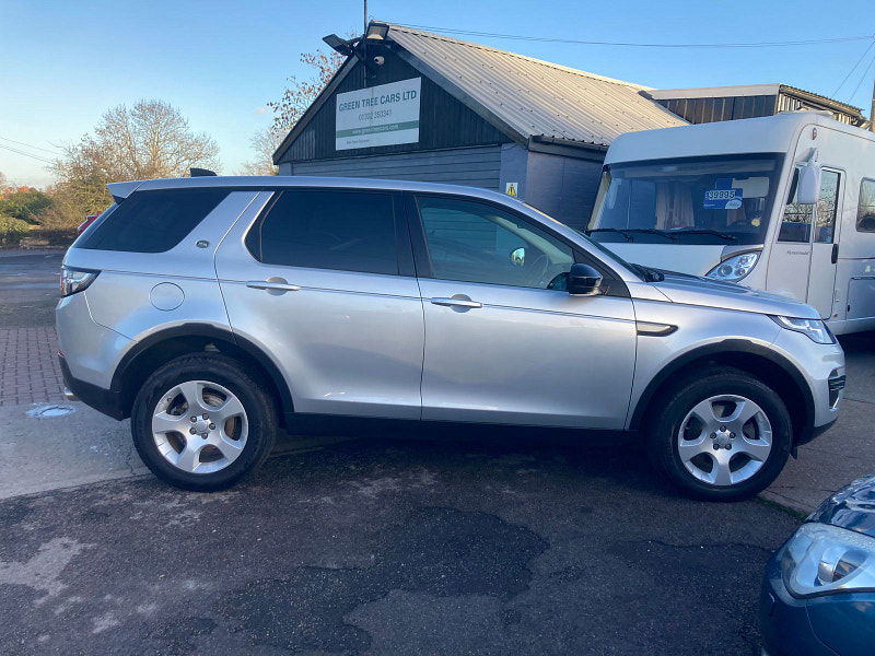 Land Rover Discovery Sport 2.0 eD4 Pure SUV 5dr Diesel Manual Euro 6 (s/s) (5 Seat) (150 ps) 5dr Manual 2025