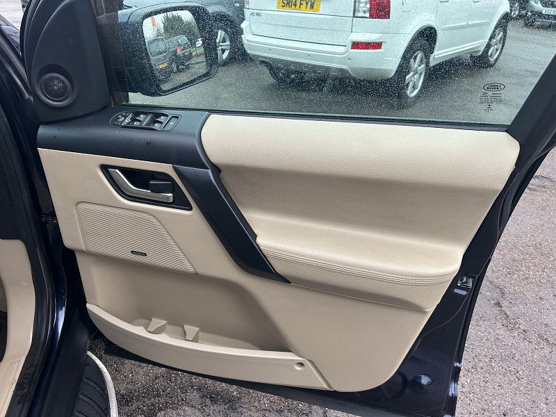 Land Rover Freelander 2 2.2 SD4 HSE SUV 5dr Diesel CommandShift 4WD Euro 5 (190 ps) 5dr Automatic 2025