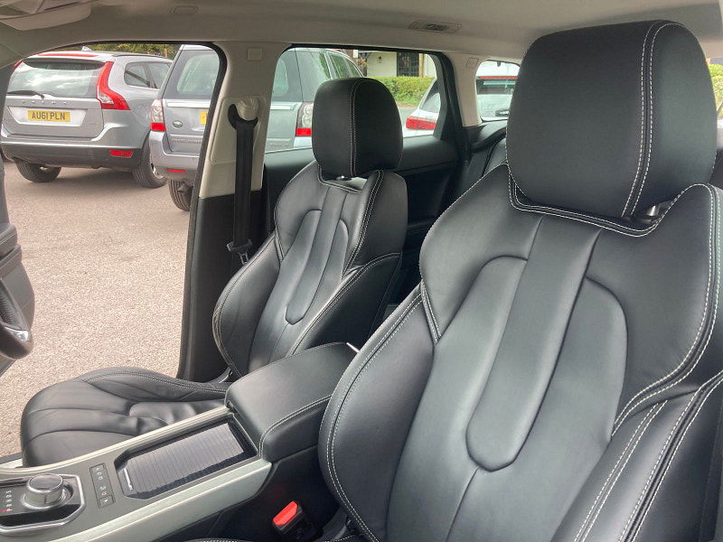 Land Rover Range Rover Evoque 2.2 SD4 Prestige SUV 5dr Diesel Auto 4WD Euro 5 (s/s) (190 ps) 5dr Automatic 2025