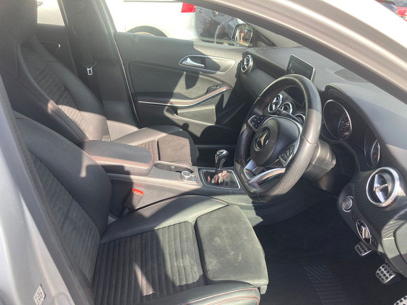 Mercedes-Benz A Class 2.1 A200d AMG Line (Executive) Hatchback 5dr Diesel Manual Euro 6 (s/s) (136 ps) 5dr Manual 2025