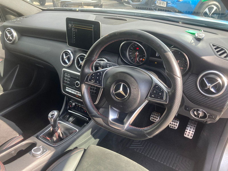 Mercedes-Benz A Class 2.1 A200d AMG Line (Executive) Hatchback 5dr Diesel Manual Euro 6 (s/s) (136 ps) 5dr Manual 2025