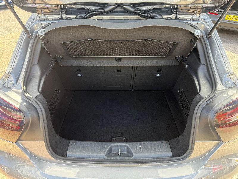 Mercedes-Benz A Class 2.1 A200d AMG Line (Premium) Hatchback 5dr Diesel 7G-DCT Euro 6 (s/s) (136 ps) 5dr Automatic 2025