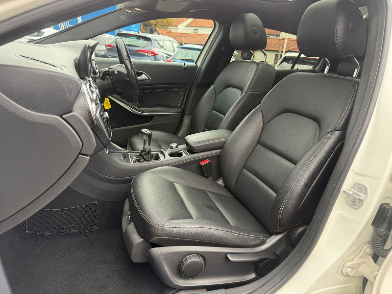 Mercedes-Benz GLA 2.1 GLA200 CDI Sport SUV 5dr Diesel Manual Euro 6 (s/s) (136 ps) 5dr Manual 2025