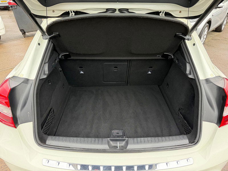 Mercedes-Benz GLA 2.1 GLA200d AMG Line SUV 5dr Diesel Manual Euro 6 (s/s) (136 ps) 5dr Manual 2026