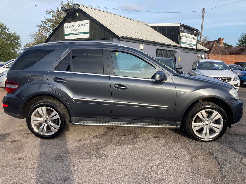 Mercedes-Benz M Class 3.0 ML350 CDI V6 BlueEfficiency Sport SUV 5dr Diesel G-Tronic 4WD Euro 5 (231 ps) 5dr Automatic 2025
