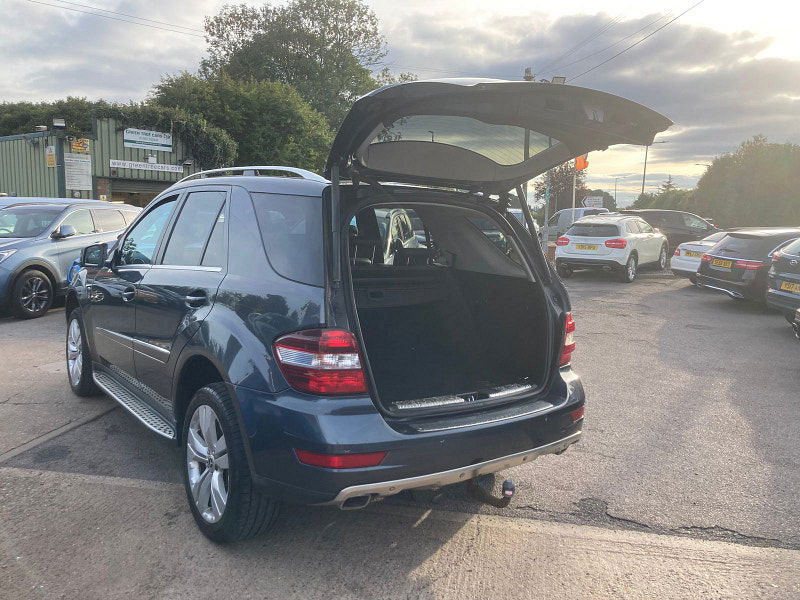 Mercedes-Benz M Class 3.0 ML350 CDI V6 BlueEfficiency Sport SUV 5dr Diesel G-Tronic 4WD Euro 5 (231 ps) 5dr Automatic 2025
