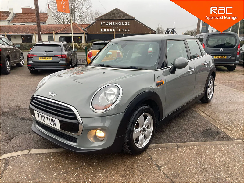 MINI Hatch 1.5 Cooper D Hatchback 5dr Diesel Manual Euro 6 (s/s) (116 ps) 5dr Manual 2025