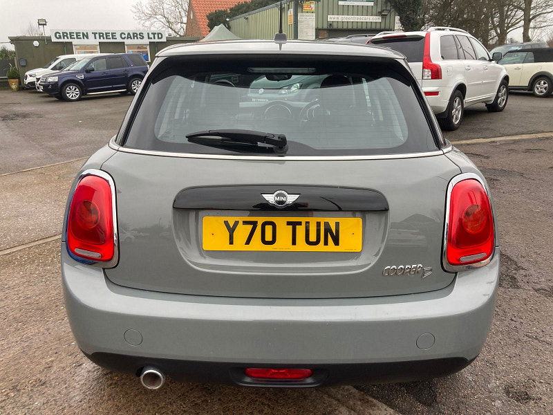 MINI Hatch 1.5 Cooper D Hatchback 5dr Diesel Manual Euro 6 (s/s) (116 ps) 5dr Manual 2025