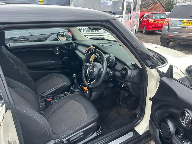 MINI Hatch 1.5 Cooper Hatchback 3dr Petrol Manual Euro 6 (s/s) (136 ps) 3dr Manual 2025