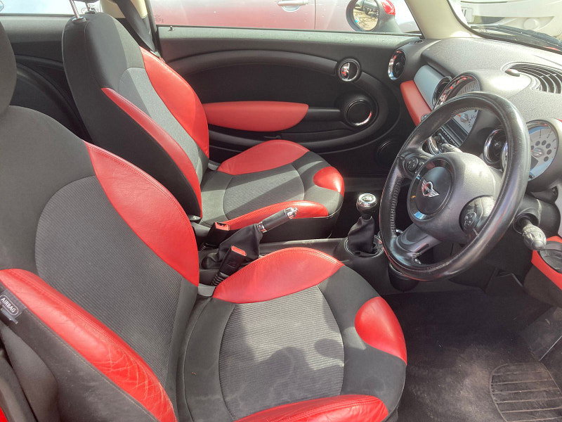 MINI Hatch 1.6 Cooper D Hatchback 3dr Diesel Manual Euro 5 (s/s) (112 ps) 3dr Manual 2026
