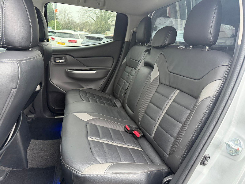 Mitsubishi L200 2.4 DI-D DC Barbarian Pickup Double Cab 4dr Diesel Manual 4WD Euro 6 (178 ps) 4dr Manual 2026