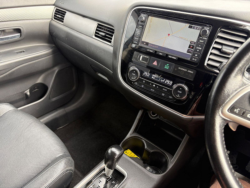 Mitsubishi Outlander 2.2 DI-D GX4 SUV 5dr Diesel Auto 4WD Euro 5 (s/s) (150 ps) 5dr Automatic 2026