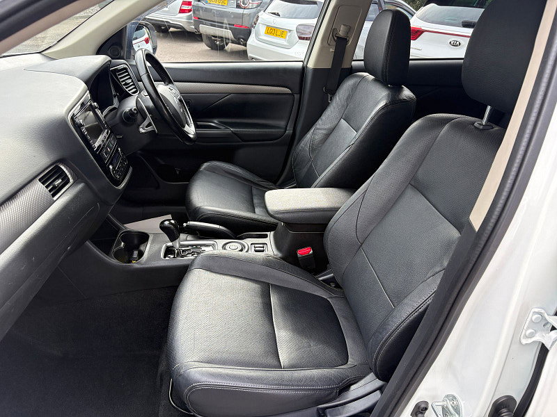 Mitsubishi Outlander 2.2 DI-D GX4 SUV 5dr Diesel Auto 4WD Euro 5 (s/s) (150 ps) 5dr Automatic 2026