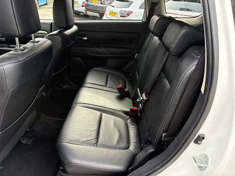 Mitsubishi Outlander 2.2 DI-D GX4 SUV 5dr Diesel Auto 4WD Euro 5 (s/s) (150 ps) 5dr Automatic 2026