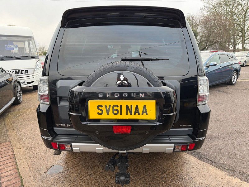 Mitsubishi Shogun 3.2 DI-DC Elegance SUV 5dr Diesel Auto 4WD Euro 5 LWB (197 ps) 5dr Automatic 2025