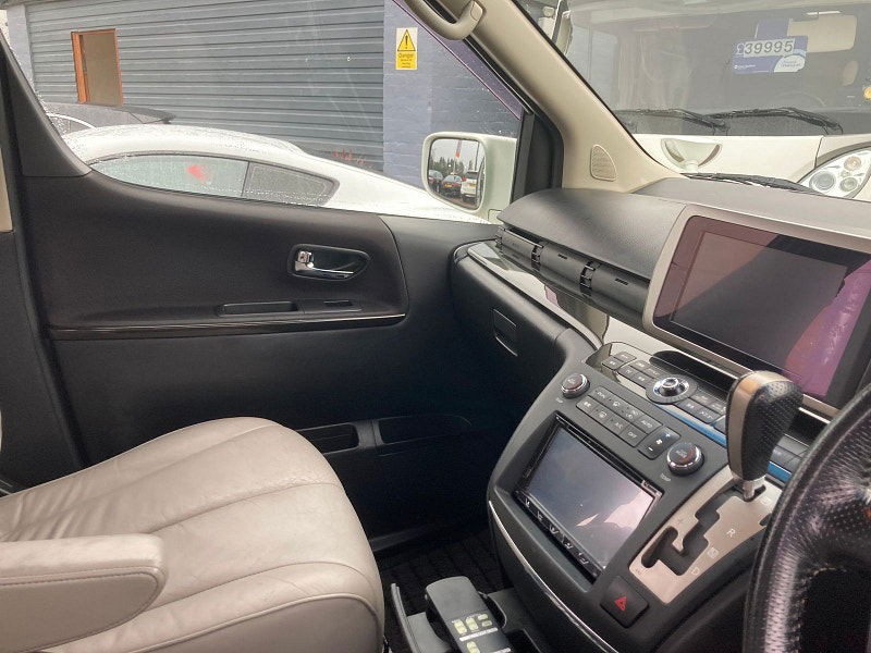 Nissan Elgrand  5dr Automatic 2026