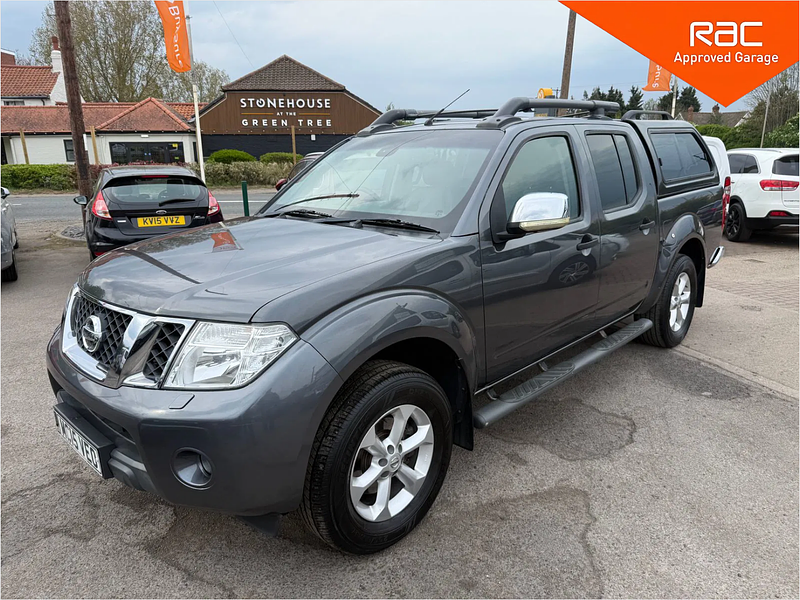 Nissan Navara 2.5 dCi Tekna Pickup Double Cab 4dr Diesel Auto 4WD Euro 5 (190 ps) 4dr Automatic 2025