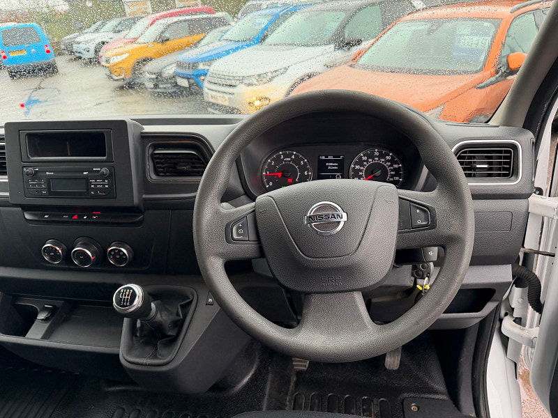 Nissan NV400 2.3 dCi 35 Tekna Panel Van 5dr Diesel Manual FWD L3 H2 Euro 6 (135 ps) 5dr Manual 2026