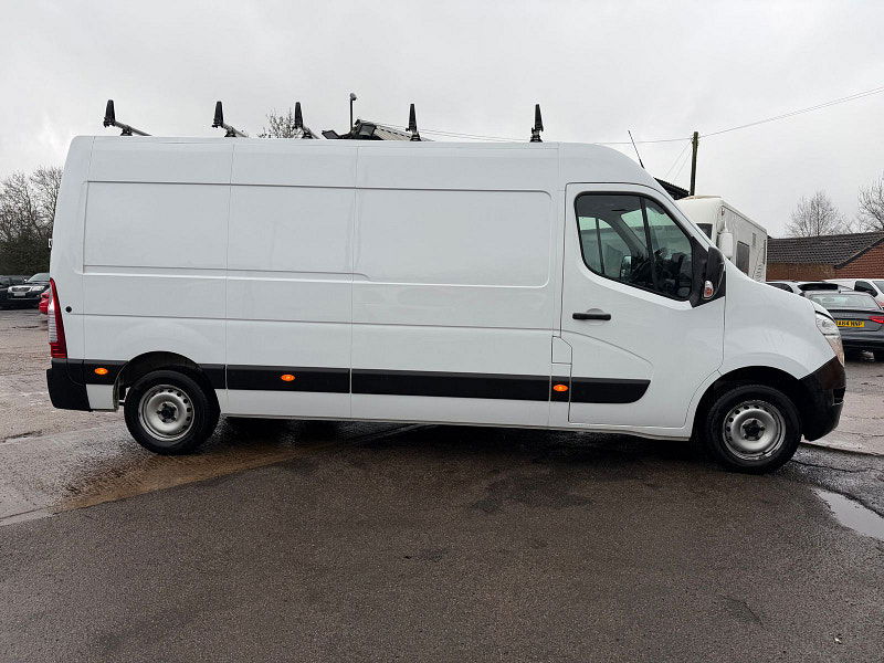 Nissan NV400 2.3 dCi 35 Tekna Panel Van 5dr Diesel Manual FWD L3 H2 Euro 6 (135 ps) 5dr Manual 2026