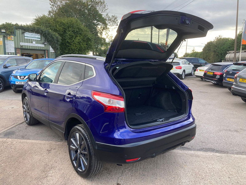 Nissan Qashqai 1.2 DIG-T Tekna SUV 5dr Petrol Manual 2WD Euro 6 (s/s) (115 ps) 5dr Manual 2025