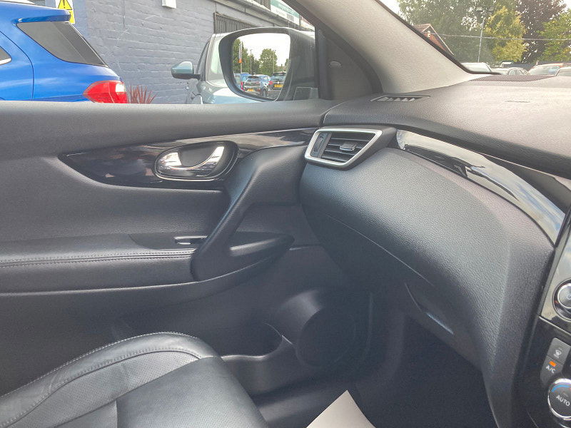 Nissan Qashqai 1.2 DIG-T Tekna SUV 5dr Petrol Manual 2WD Euro 6 (s/s) (115 ps) 5dr Manual 2025