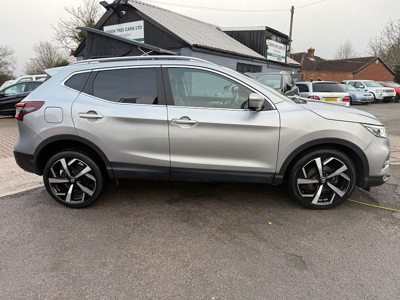 Nissan Qashqai 1.3 DIG-T N-Motion SUV 5dr Petrol DCT Auto Euro 6 (s/s) (160 ps) 5dr Automatic 2025