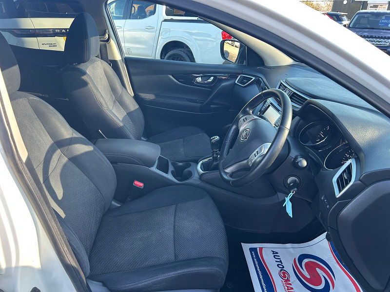 Nissan Qashqai 1.5 dCi Acenta SUV 5dr Diesel Manual 2WD Euro 6 (s/s) (110 ps) 5dr Manual 2025